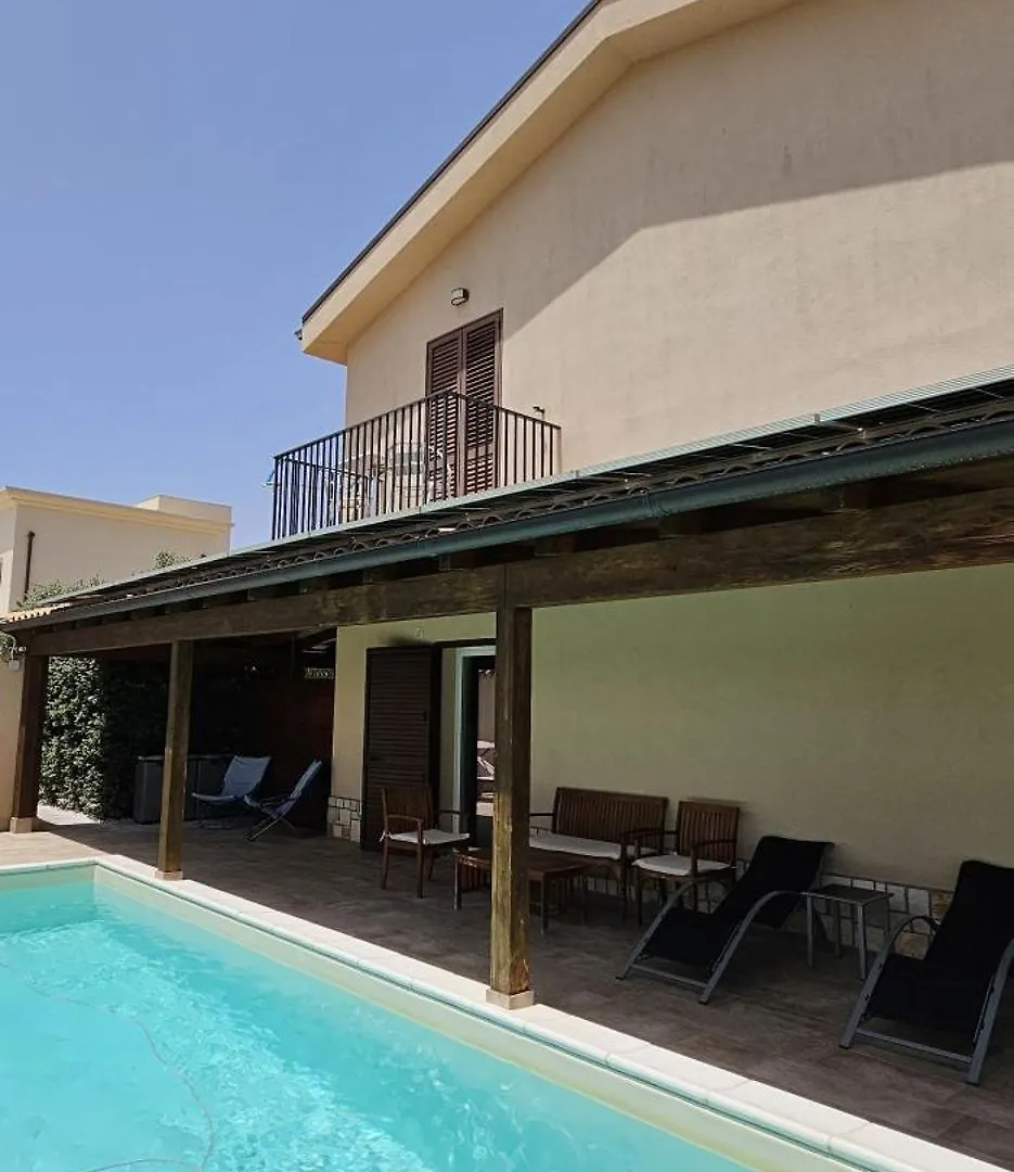 B&B A Due Passi Dal Sole Porto Empedocle 0*,  Italy